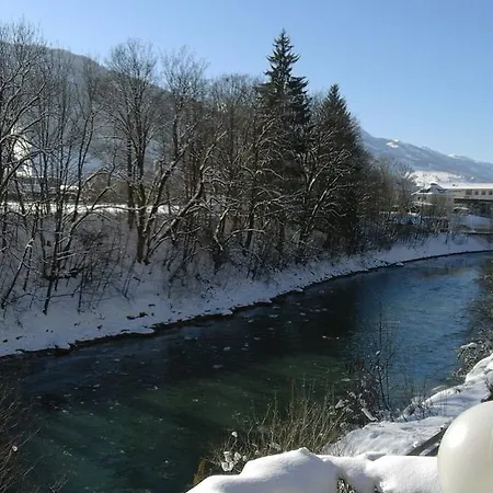 هاوس إبيرل *